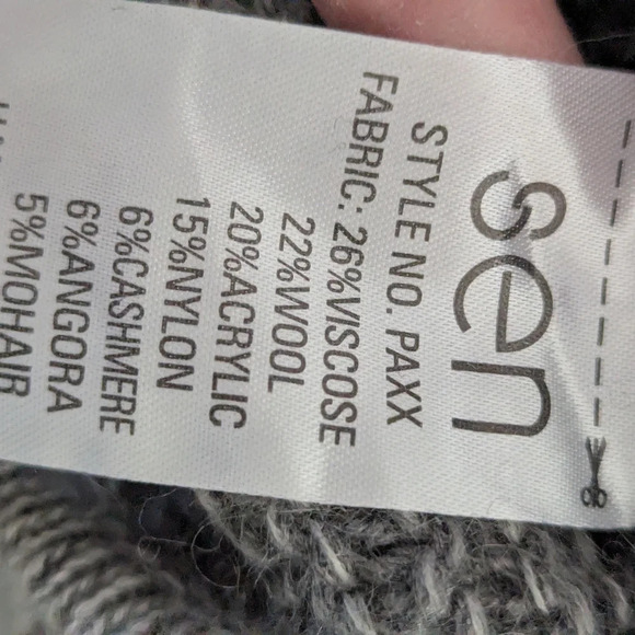 SEN tunic sweater top - Picture 7 of 8